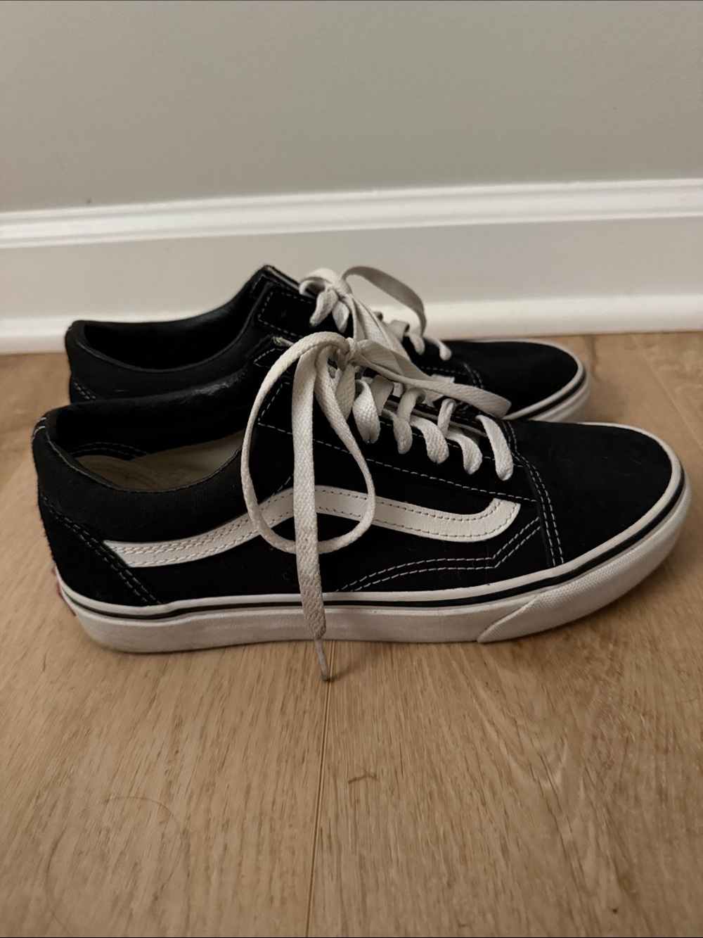 Vans - Picture 3 of 6